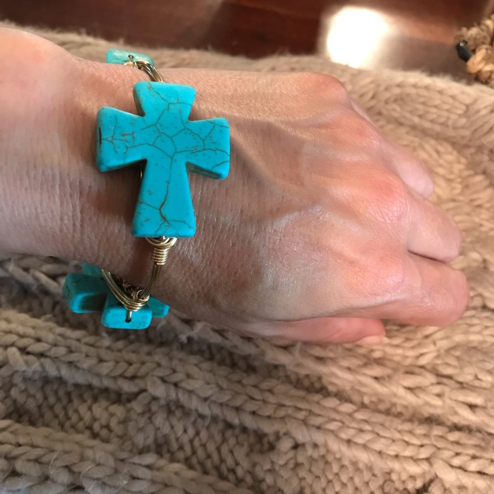 Turquoise gold wired bracelet